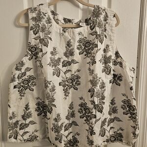 Liz Claiborne Sleeveless Top Black and White